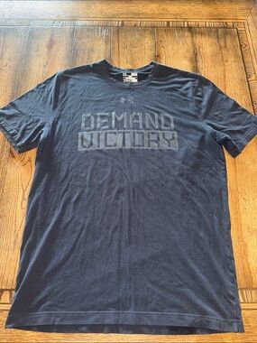 Under Armour Men’s Black Gray Graphic 'Demand Victory' Short Sleeve Tee